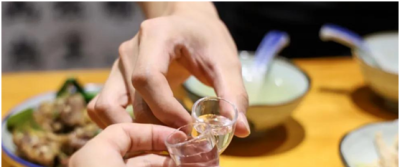 为啥街边总有人“高价回收老酒”？原来其中暗藏玄机，千万别中计