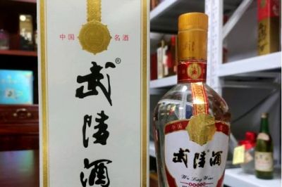才知道，大街上“高价回收老酒”，竟然暗藏“猫腻”，小心别中计