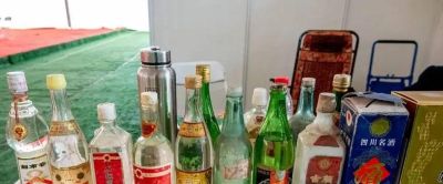 8月街边流行1种横幅，摆1天只为回收这种酒，原来收酒这么多套路