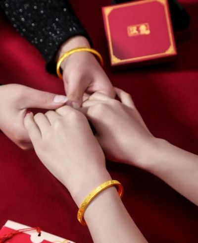 中国黄金黄金今日价格 黄金还会跌回280元左右吗？想买首饰要不要再等等？