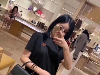 香奈儿耳环去哪里典当好 求荐高级定制女装，小香风优雅系列和时尚潮流款的生产厂家，谢谢？