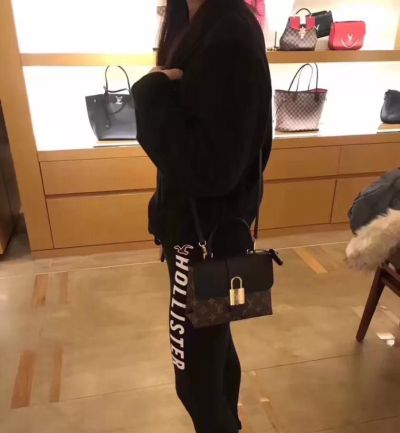 香奈儿耳环去哪里典当好 求荐高级定制女装，小香风优雅系列和时尚潮流款的生产厂家，谢谢？
