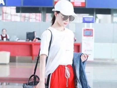 西安格迪奥回收价格查询 想给女朋友买个包包，10000左右求推荐？