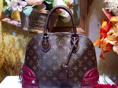 lv路易威登回收价格 lv包水洗了回收吗？