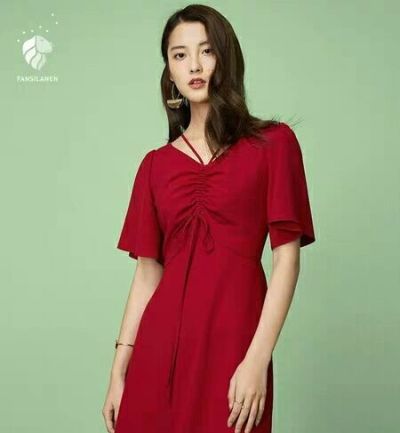 迪奥的耳环能回收吗吗 有哪些复古高级又优雅的绝美小裙子？