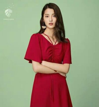 迪奥的耳环能回收吗吗 有哪些复古高级又优雅的绝美小裙子？