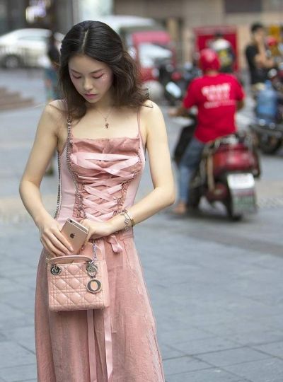 迪奥的耳环能回收吗吗 有哪些复古高级又优雅的绝美小裙子？