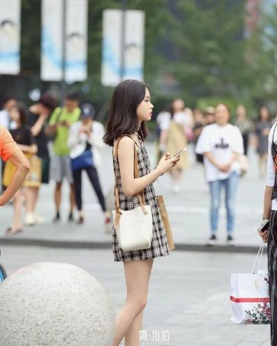 迪奥的耳环能回收吗吗 有哪些复古高级又优雅的绝美小裙子？