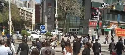 长春回收迪奥包价格及图片 乌鲁木齐有哪些成熟的商圈和兴起来的商圈? 长春回收迪奥包价格及图片 乌鲁木齐有哪些成熟的商圈和兴起来的商圈?