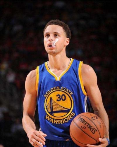 凤城回收迪奥包电话号码 纳什和库里同样两连MVP，相似球风，都是球场上的精灵。历史地位如何评价？
